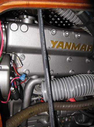 Beneteau_393_Yanmar_Engine 4JH4E left